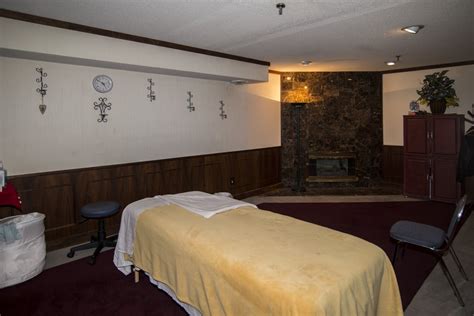 Erotic massage Cedar Lake