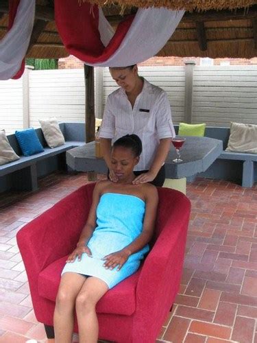 Erotic massage Lebowakgomo
