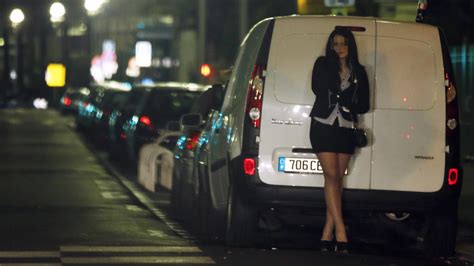 Find a prostitute Marseille 02