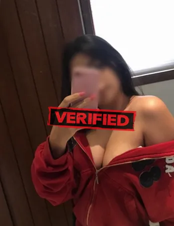 Leah tits Find a prostitute Giulianova