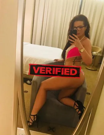 Linda sexy Prostitute Salwa